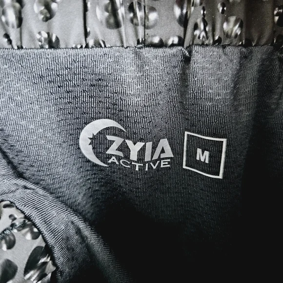 Zyia Active Black Bubbles Hi-Rise Bomber Shorts NWT, size Medium - Picture 8 of 11